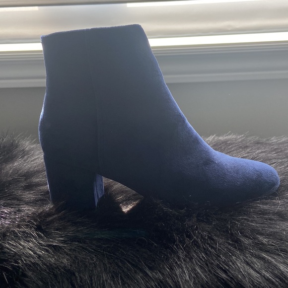 Navy blue velour booties - Picture 4 of 4